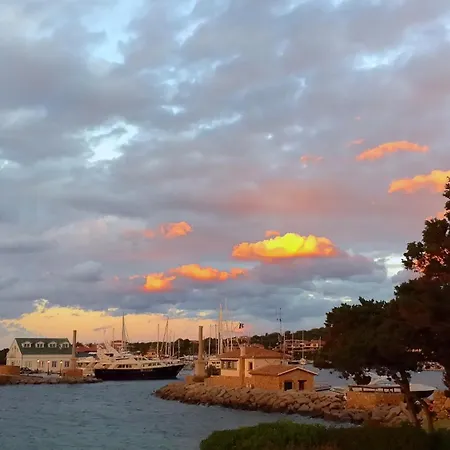 House On The Sea *