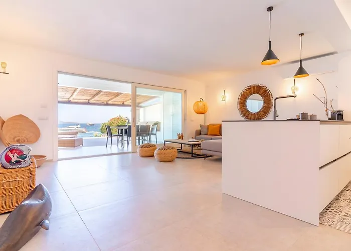 Apartament House On The Sea