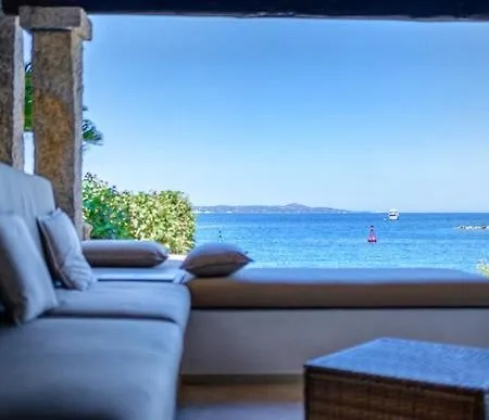 House On The Sea 아파트