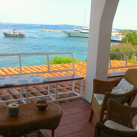 House On The Sea Daire *