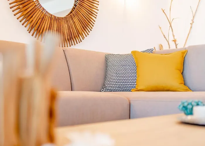 House On The Sea Daire